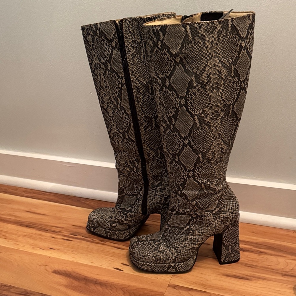 American Eagle Outfitters Gray Snakeskin Heeled Boots